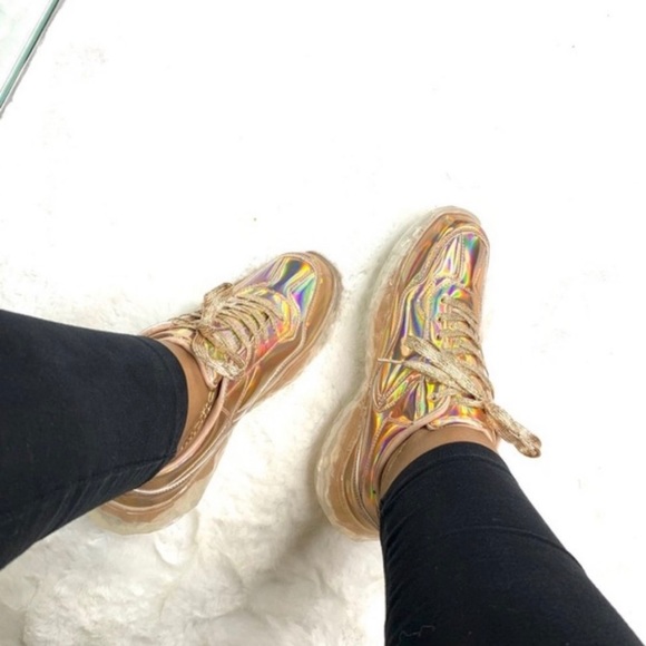 NIB! Rose gold holographic sneakers size 6 - Picture 5 of 7